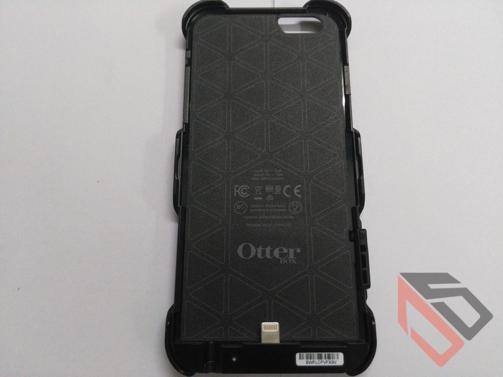 Otterbox_Resurgence_Power_Case_15