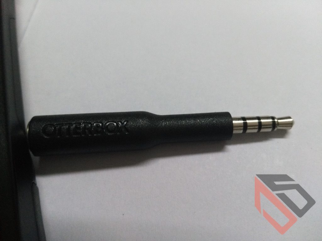 Otterbox_Resurgence_Power_Case_18