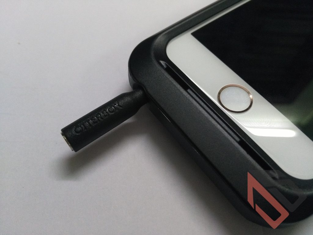 Otterbox_Resurgence_Power_Case_19