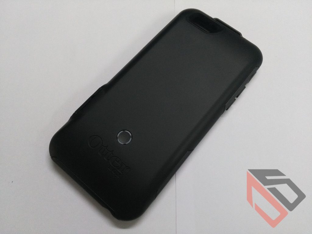 Otterbox_Resurgence_Power_Case_20