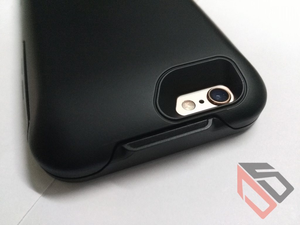 Otterbox_Resurgence_Power_Case_9